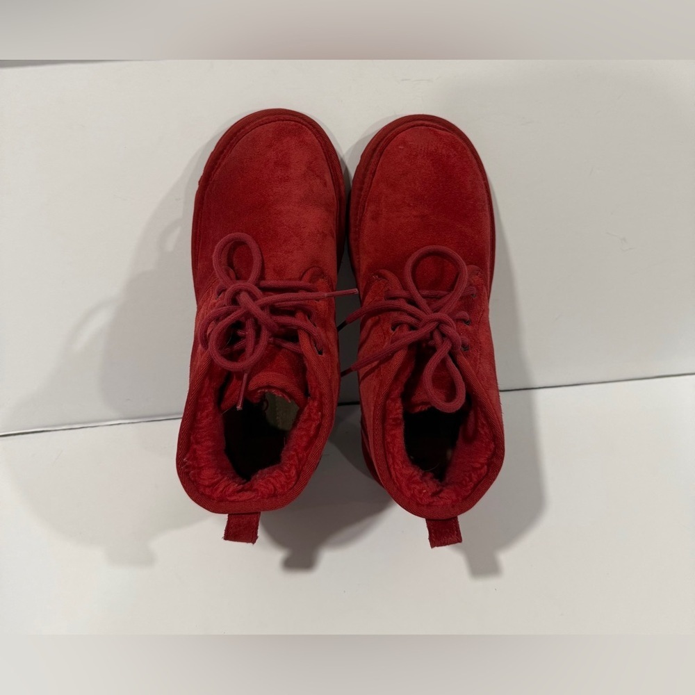 UGG Neumel Boots Red Suede Shearling Lined Chukka Men’s 8 Women’s 9.5 - Picture 16 of 16